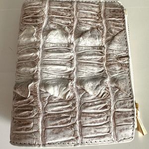 Wallet 100% crocodile leather ( from Thailand) , interior cow leather . New .